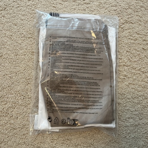 Boys 4-piece set with shirt, shorts, bow tie and suspenders - Picture 5 of 5